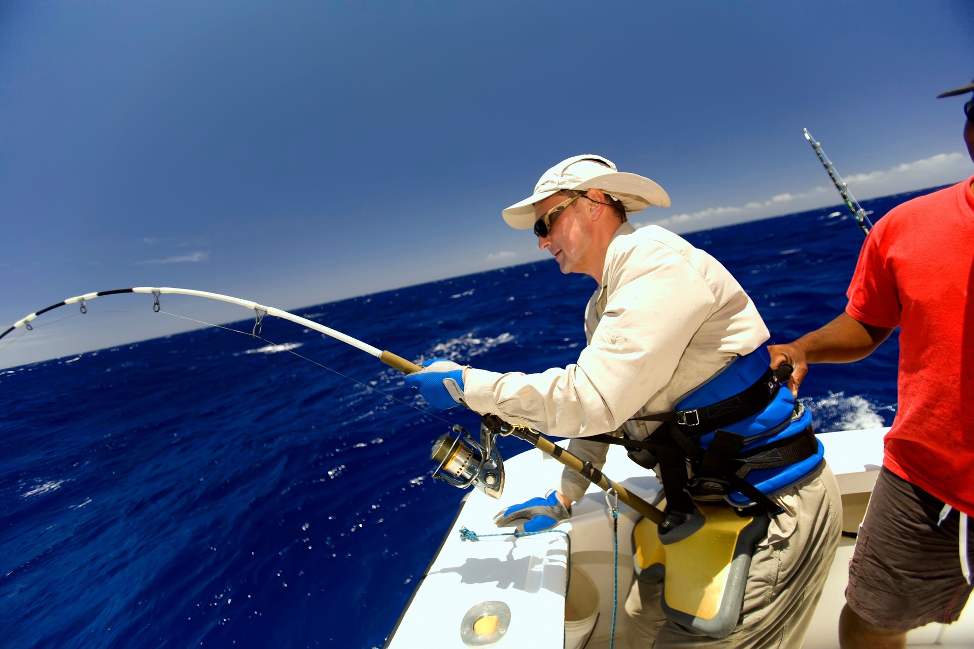 Man fishing Tuna by Jigging metal jigs